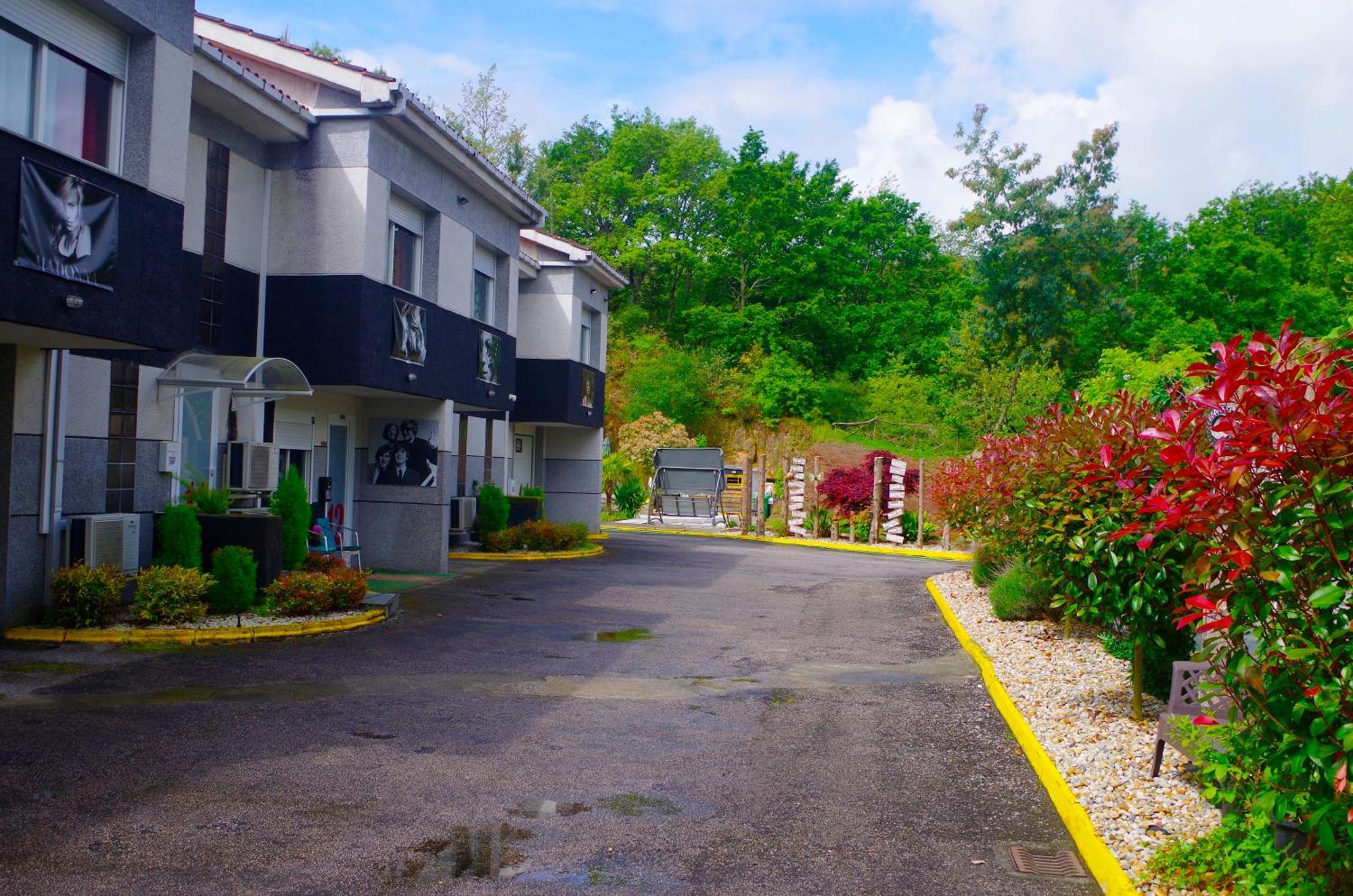 Hotel Apartamentos Rock Star Taboadela Екстер'єр фото