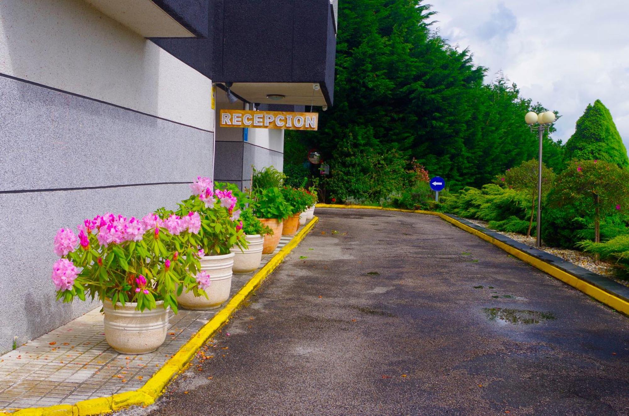 Hotel Apartamentos Rock Star Taboadela Екстер'єр фото