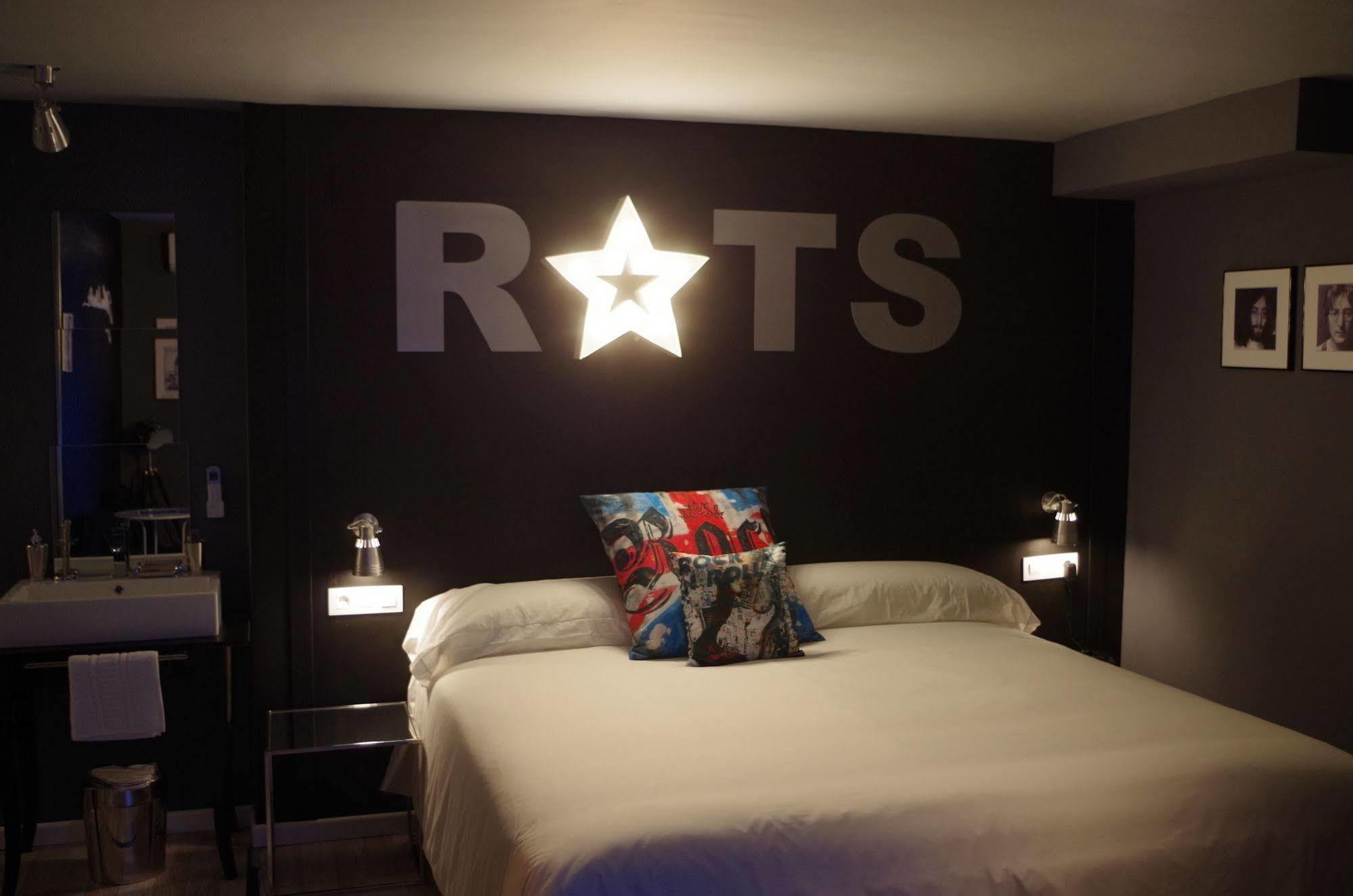 Hotel Apartamentos Rock Star Taboadela Екстер'єр фото
